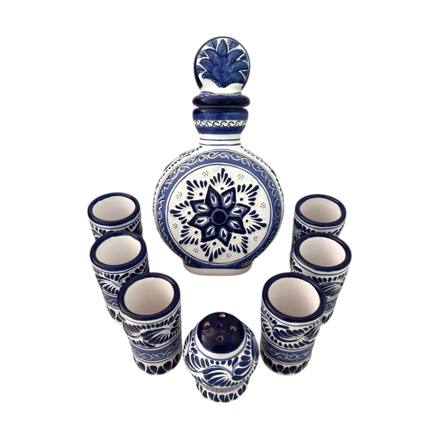 Set de botella redonda con tequileros en charola cuadrada