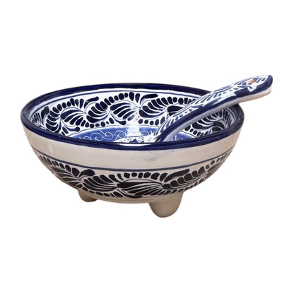 Molcajete con cuchara