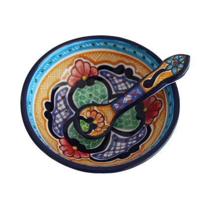 Molcajete con cuchara